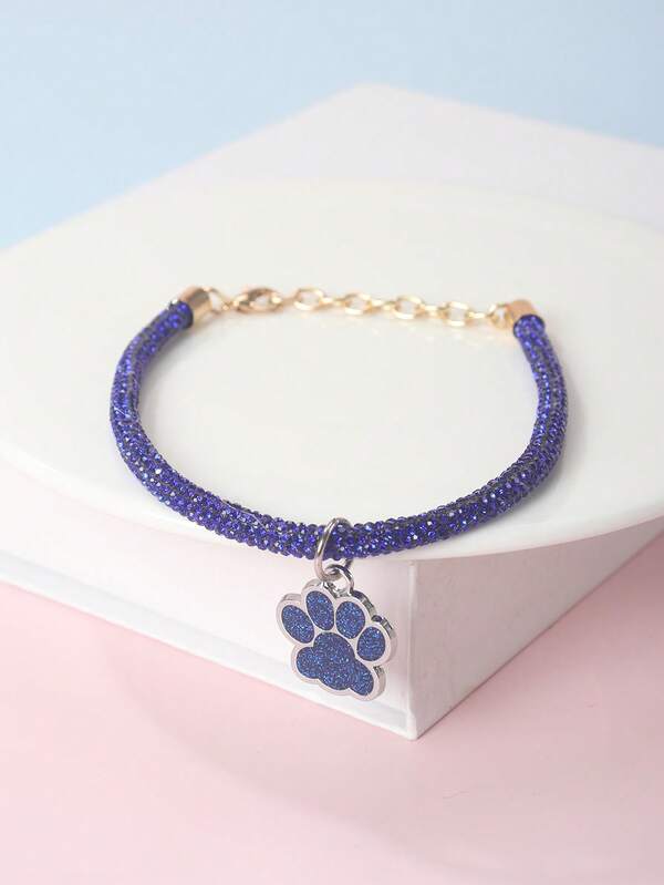Elegant and fashionable rhinestone claw pendant necklace, suitable for cats and dogs, for wearing at home and outdoors.