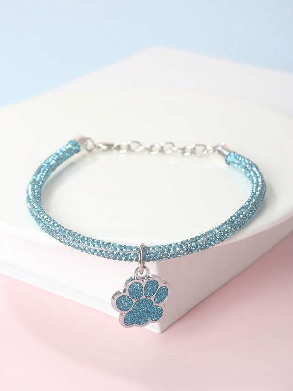 Elegant and fashionable rhinestone claw pendant necklace, suitable for cats and dogs, for wearing at home and outdoors.