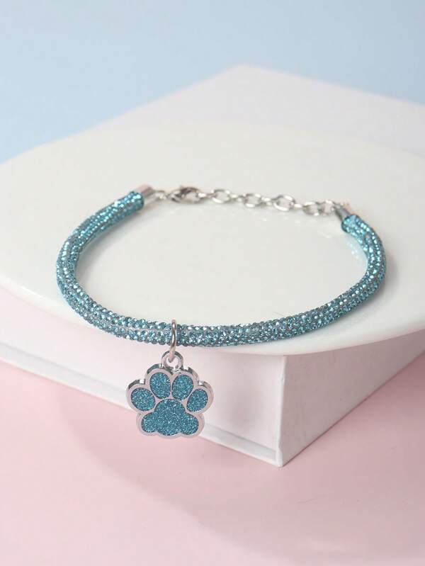 Elegant and fashionable rhinestone claw pendant necklace, suitable for cats and dogs, for wearing at home and outdoors.